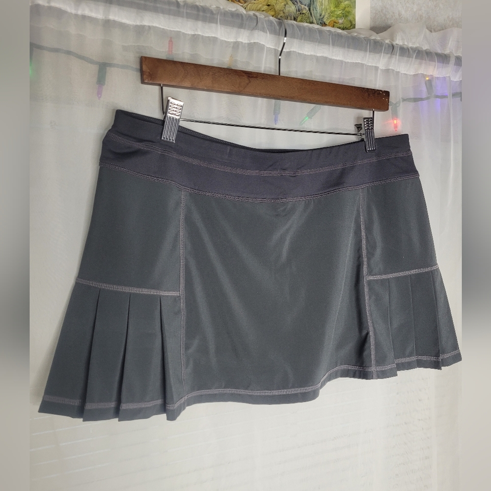 Athleta Grey Athletic Skort Size Large Pleated Sporty Gym Tennis Activewear